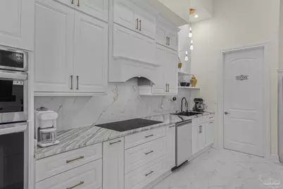 8073 Thoroughbred Rd, Pensacola, FL 32526 - Photo 7