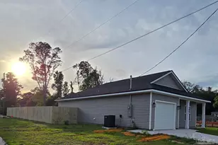 1001 Bremen Ave, Pensacola, FL 32507 - Photo 3