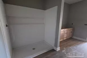 1001 Bremen Ave, Pensacola, FL 32507 - Photo 17