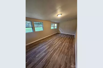 5357 Locklin Ave, Milton, FL 32570 - Photo 9