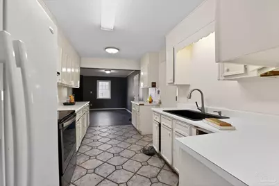 5687 Nicholas Ln, Pensacola, FL 32526 - Photo 15