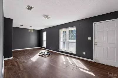 5687 Nicholas Ln, Pensacola, FL 32526 - Photo 9