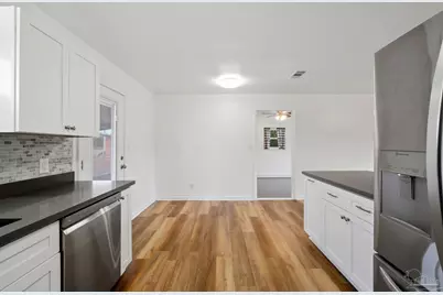 5712 Sunflower Ave, Milton, FL 32570 - Photo 9