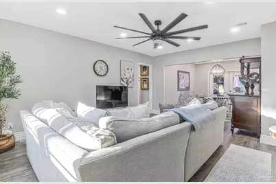 714 Bayshore Dr, Pensacola, FL 32507 - Photo 15