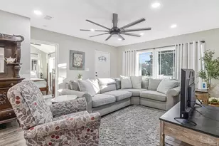 714 Bayshore Dr, Pensacola, FL 32507 - Photo 17