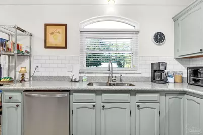 1768 E Smugglers Cove Dr, Gulf Breeze, FL 32563 - Photo 13