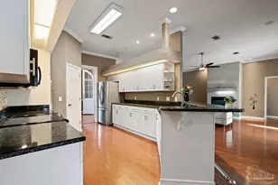 3377 Crestview Ln, Gulf Breeze, FL 32563 - Photo 17