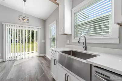 8425 Tippin Ave, Pensacola, FL 32504 - Photo 3