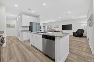 7264 Riverview St, Navarre, FL 32566 - Photo 9