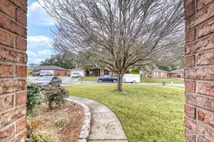 2816 Silentwood Dr, Cantonment, FL 32533 - Photo 3