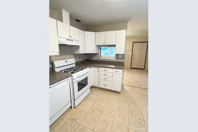 1010 Hawthorn Dr, Pensacola, FL 32507 - Photo 7