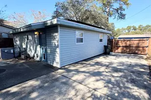 1010 Hawthorn Dr, Pensacola, FL 32507 - Photo 15