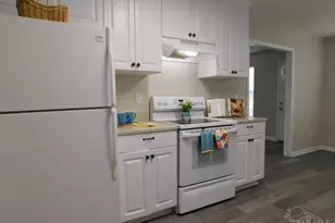 5827 Princeton Dr, Pensacola, FL 32526 - Photo 3