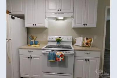 5827 Princeton Dr, Pensacola, FL 32526 - Photo 11