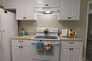 5827 Princeton Dr, Pensacola, FL 32526 - Photo 11