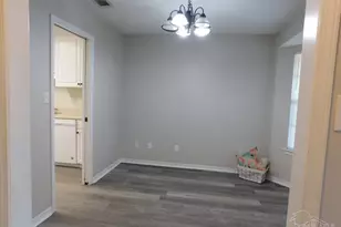 5827 Princeton Dr, Pensacola, FL 32526 - Photo 7