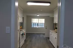 5827 Princeton Dr, Pensacola, FL 32526 - Photo 9