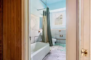 426 Front St, Century, FL 32535 - Photo 55