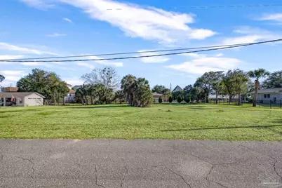 1009 Harbourview Cir, Pensacola, FL 32507 - Photo 3