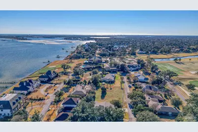 1009 Harbourview Cir, Pensacola, FL 32507 - Photo 15