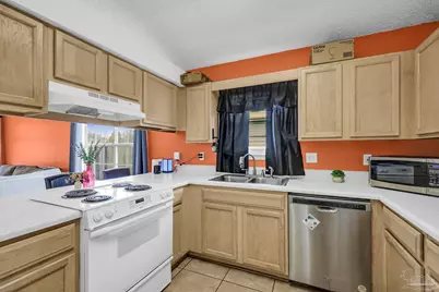 810 Hanover Dr, Pensacola, FL 32526 - Photo 5