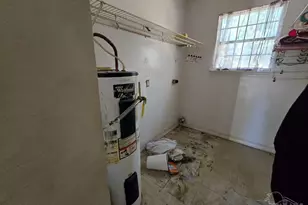 10598 Kansas Ave, Milton, FL 32583 - Photo 13