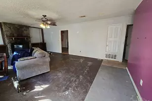 10598 Kansas Ave, Milton, FL 32583 - Photo 9