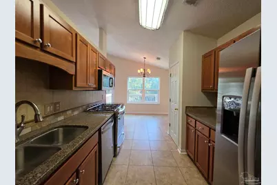 6204 Pomeral Summit, Milton, FL 32570 - Photo 7