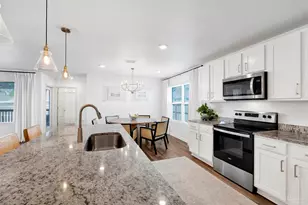 3869 James Stovall St, Pensacola, FL 32526 - Photo 13