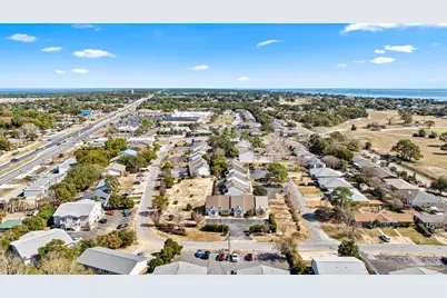 1310 Redwood Ln, Gulf Breeze, FL 32563 - Photo 39