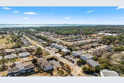 1310 Redwood Ln, Gulf Breeze, FL 32563 - Photo 41