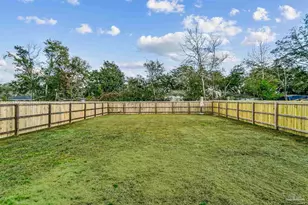 2536 Sutton Pl Dr, Cantonment, FL 32533 - Photo 17