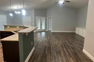 2413 Spur Ln, Gulf Breeze, FL 32563 - Photo 5