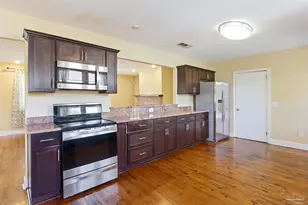 1808 N Reus St, Pensacola, FL 32501 - Photo 11