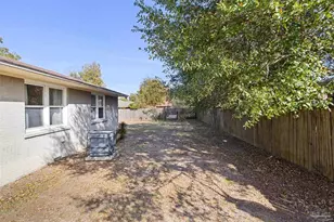 1808 N Reus St, Pensacola, FL 32501 - Photo 35