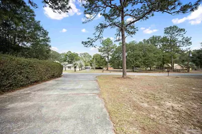 5621 Cardiman St, Milton, FL 32583 - Photo 9