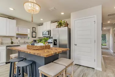 2568 Sutton Place Dr, Cantonment, FL 32533 - Photo 9