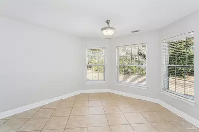 5643 Dunbar Cir, Milton, FL 32583 - Photo 9