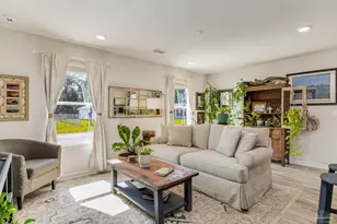 2568 Sutton Pl Dr, Cantonment, FL 32533 - Photo 7