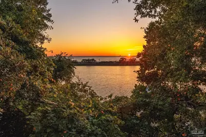 92 Highpoint Dr, Gulf Breeze, FL 32561 - Photo 53