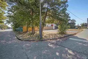 6589 Cedar St, Milton, FL 32570 - Photo 7
