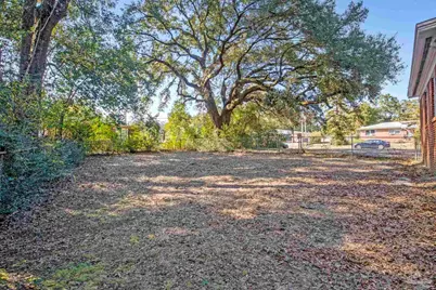 6589 Cedar St, Milton, FL 32570 - Photo 9