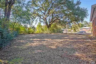6589 Cedar St, Milton, FL 32570 - Photo 9