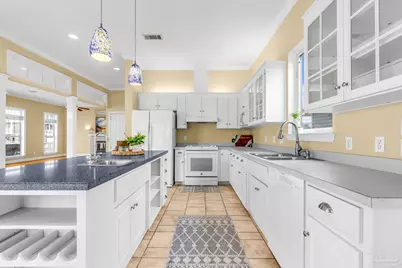 4030 Landfall Dr, Pensacola, FL 32507 - Photo 13