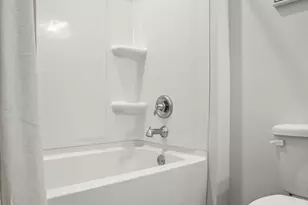 3179 Heritage Oaks Cir, Navarre, FL 32566 - Photo 11