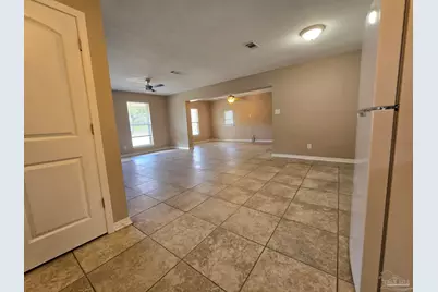 6202 Fairview Dr, Pensacola, FL 32505 - Photo 9