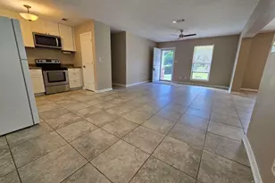 6202 Fairview Dr, Pensacola, FL 32505 - Photo 5