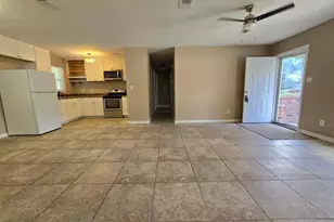 6202 Fairview Dr, Pensacola, FL 32505 - Photo 3