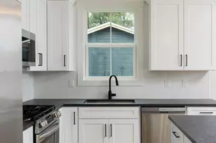 1321 John Carroll Dr, Pensacola, FL 32504 - Photo 9