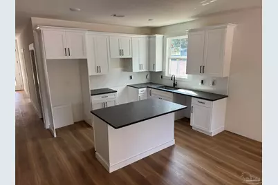 1321 John Carroll Dr, Pensacola, FL 32504 - Photo 11